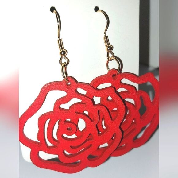 Gorgeous hollow rose wooden earrings - Picture 3 of 5